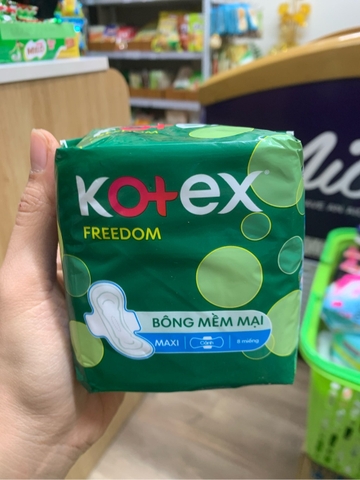 Băng vệ sinh Kotex Freedom maxi có cánh - bịch 8 miếng