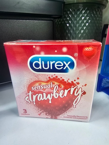 Durex Bao cao su Sensual Strawberry 3S
