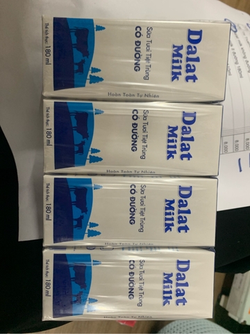 Sữa tươi tiệt trùng Dalat milk có đường  - Hộp 180ml