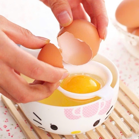 Dụng cụ tách lòng trứng thông minh