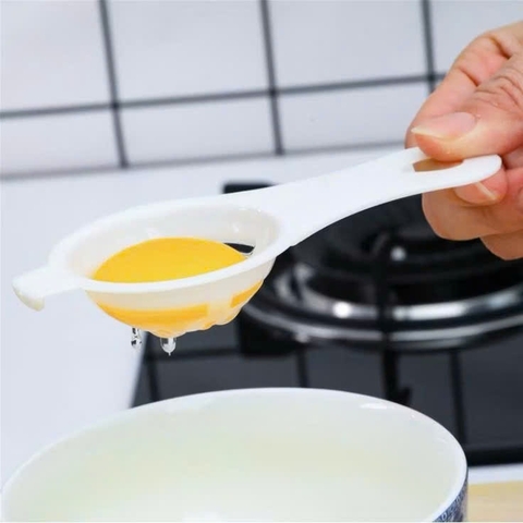 Dụng cụ tách lòng trứng thông minh