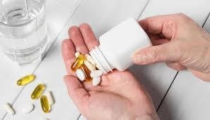 Glucosamine uống chung với Omega 3 được không? Bằng chứng và cách dùng an toàn