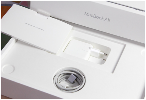 Macbook Air M2 13 like new
