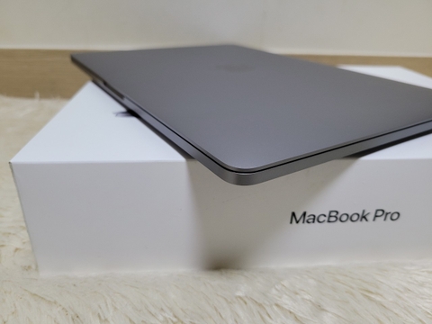 Macbook Pro 13 M1 like new