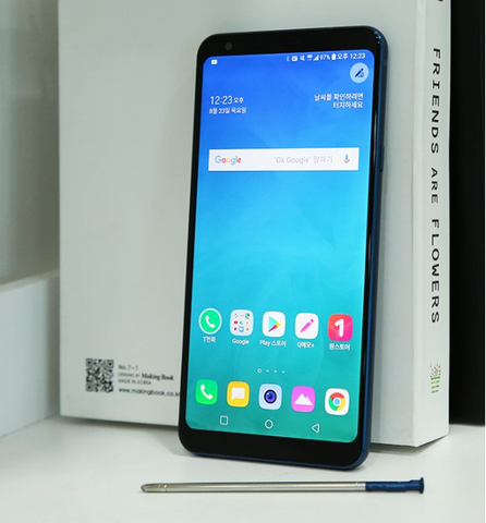 LG Q8