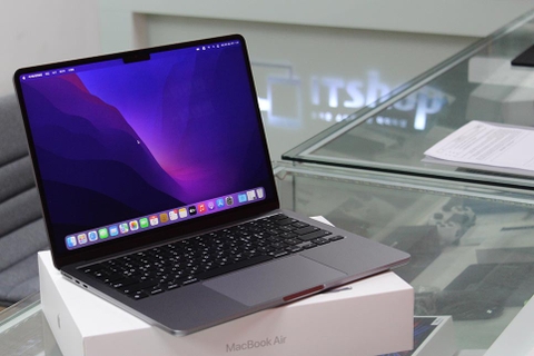 Macbook Air M2 13 like new