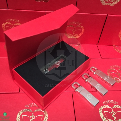 Quà Tặng USB Kim Loại Kèm Hộp Đựng – Gia Công Logo Theo Đơn Đặt Hàng