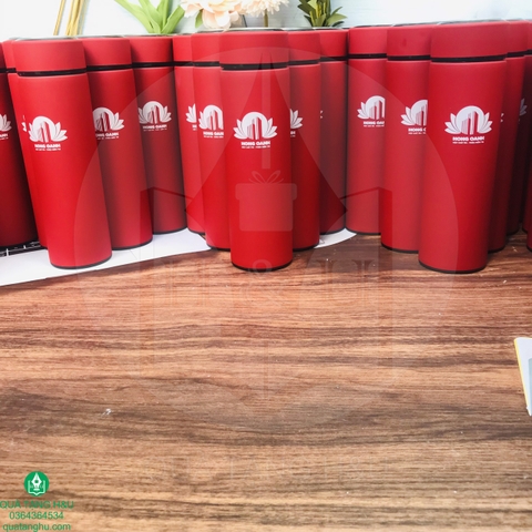 Bình Giữ Nhiệt In Logo Làm Quà Tặng Khách Hàng – Giải Pháp Quà Tặng Thiết Thực