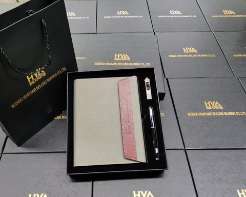 Bộ Quà Tặng 3 Sản Phẩm – Sổ Bìa Da + USB + Bút Ký: Giải Pháp Quà Tặng Doanh Nghiệp Cao Cấp