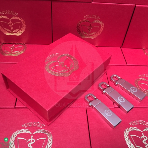 Quà Tặng USB Kim Loại Kèm Hộp Đựng – Gia Công Logo Theo Đơn Đặt Hàng