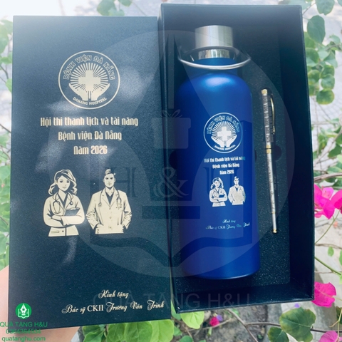 Bộ Quà Tặng Bình Giữ Nhiệt Và Bút Ký Khắc Logo – Quà Tặng Ý Nghĩa Dành Cho Giám Khảo Hội Thi Thanh Lịch Và Tài Năng Bệnh Viện Đà Nẵng