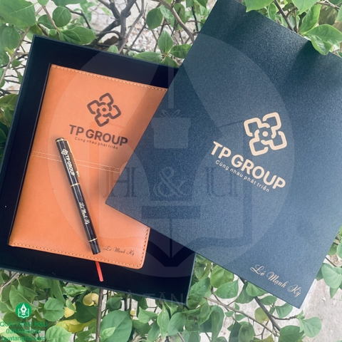 Bộ Quà Tặng Sổ Tay Và Bút Ký Khắc Theo Yêu Cầu – Món Quà Sang Trọng Và Ý Nghĩa Từ H&U