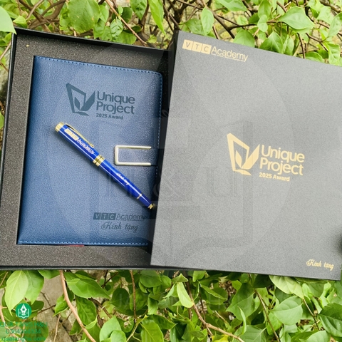 Bộ Quà Tặng Sổ Tay Và Bút Ký Khắc Theo Yêu Cầu – Món Quà Sang Trọng Và Ý Nghĩa Từ H&U