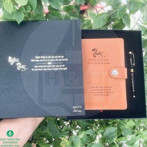 Bộ Quà Tặng Sổ Tay Và Bút Ký Khắc Theo Yêu Cầu – Món Quà Sang Trọng Và Ý Nghĩa Từ H&U