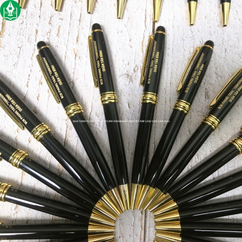 Quà Tặng Bút Ký Kim Loại Khắc Nội Dung Theo Yêu Cầu