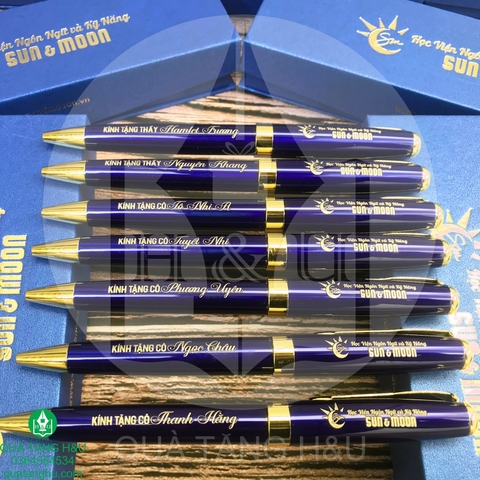 Quà Tặng Thầy Cô, Bút Ký Khắc Tên Kèm Hộp Giấy Sang Trong - khách hàng Sun&mon