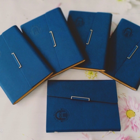 GIftset Sổ Tay Bìa Còng Và Bút Ký Kim Loại Màu Xanh Dương