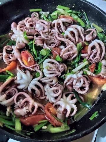 BẠCH TUỘC CHÂN DÀI LÀM SẠCH