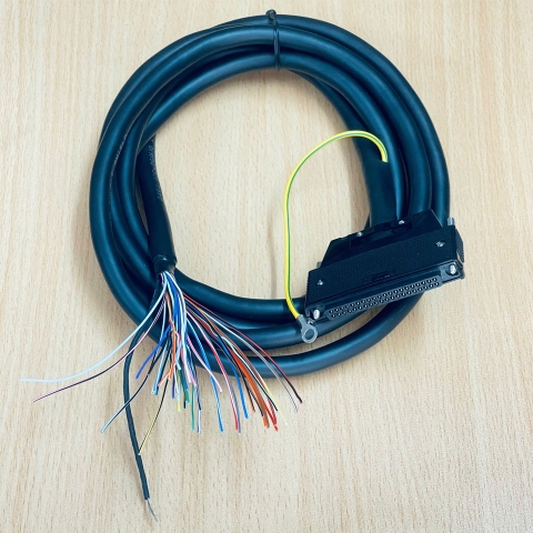 Cáp A6CON1 40 Pin Dài 3M For Control Servo Motor PLC I/O Mitsubishi Omron Fujitsu Signal Line A6CON1 40 Pin Female to 40 Core Terminal Block