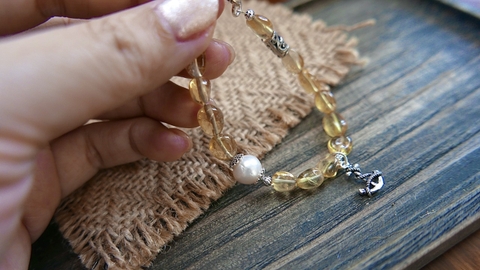 Vòng tay thạch anh vàng mix ngọc trai thô