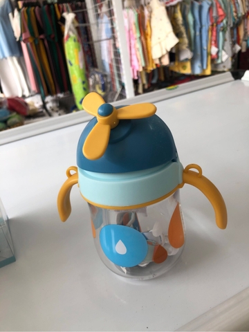 bình nước ống hút có dây đeo chong chóng 250ml