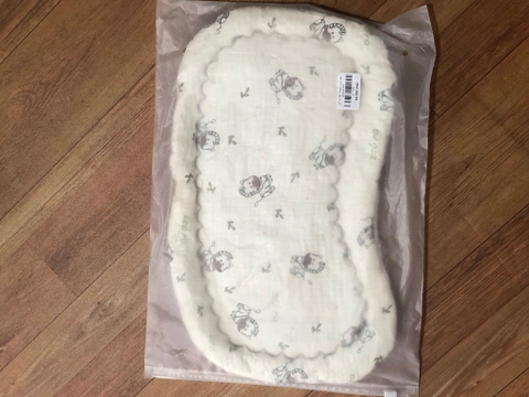 gối lót đầu muslin voal viền sóng sơ sinh