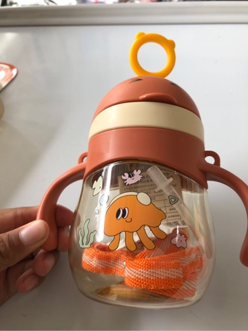 bình nước ống hút dây đeo hình thú 250ml