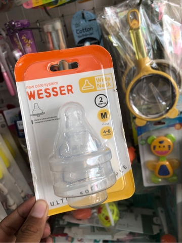 Núm vú Wesser cổ rộng