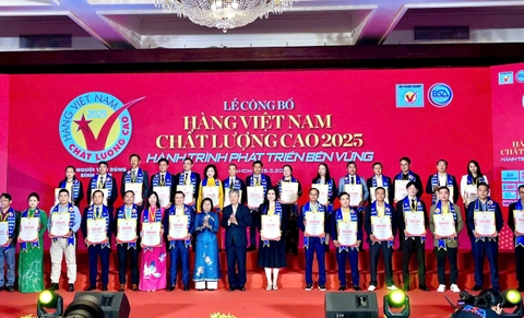 YẾN SÀO KHÁNH HÒA - 16 NĂM LIÊN TIẾP GIỮ VỮNG DANH HIỆU HÀNG VIỆT NAM CHẤT LƯỢNG CAO