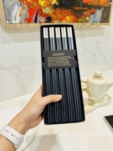Đũa sợi thủy tinh Titanium Alloy Chopstick - Set 10 đôi