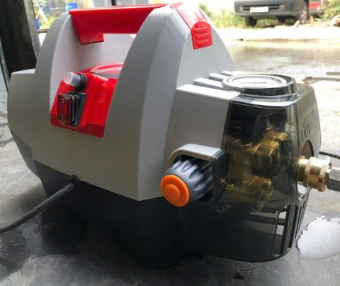 Máy Rửa Xe Mini Gia Đình 1600W Reload M16