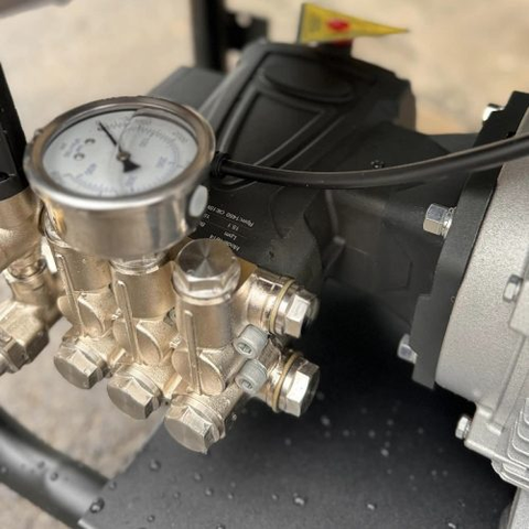 Máy Rửa Xe Cao Áp 3Kw Reload RL1515