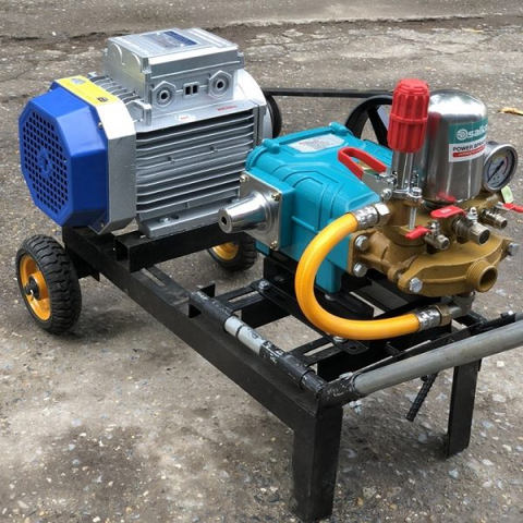 Máy rửa xe dây đai 3Kw Osaika OS48 piston sứ