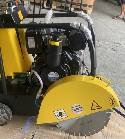 Máy Cắt Bê Tông Chạy Dầu 10Hp Huspanda HQ 450D