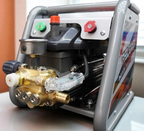 Máy Xịt Rửa Xe Gia Đình 1600W Reload M17 (chỉnh áp)