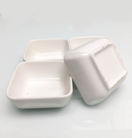 BÁT ĐỰNG GIA VỊ CHẤM VUÔNG SỨ