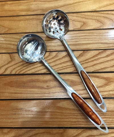 MUÔI CANH INOX CÁN BỌC GỖ