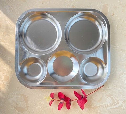 KHAY CƠM INOX 5 NGĂN A2