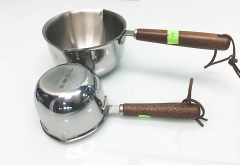 NỒI ĐỰNG SỐT TRƯNG BÀY CÁN GỖ