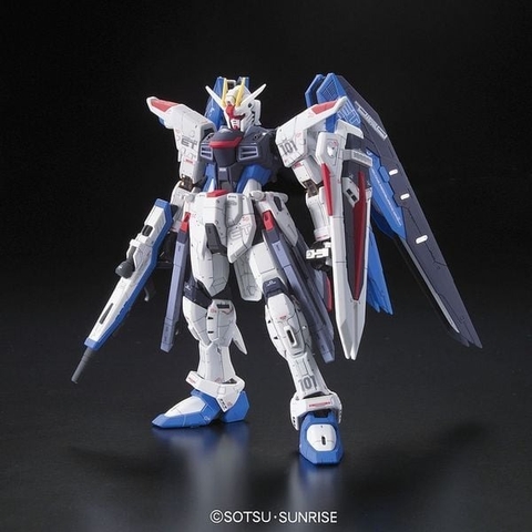 Mô hình Gundam Bandai RG 05 Freedom Gundam 1/144 SEED