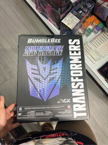 Threezero Transformers BUMBLEBEE DLX SOUNDWAVE AND RAVAGE