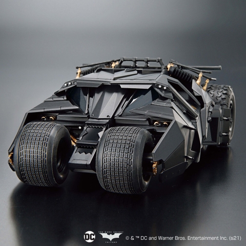 Mô Hình Lắp Ráp 1/35 SCALE MODEL KIT BATMOBILE (BATMAN BEGINS Ver.) của Bandai Nhật Bản