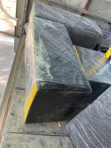 Giảm Chấn Cao Su KT: 1000x300x300mm