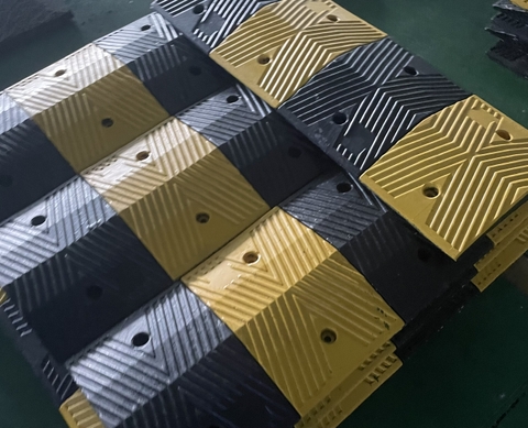 Gờ Giảm Tốc Cao Su KT: 1000x350x50mm