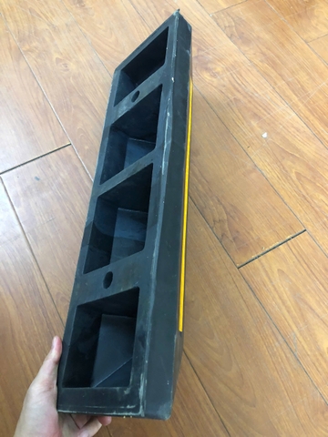 Chặn Lùi Xe Cao Su 560x150x100mm