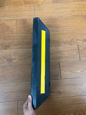 Chặn Lùi Xe Cao Su 560x150x100mm