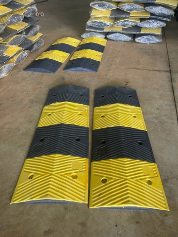 Gờ Giảm Tốc Cao Su 1000x300x40mm