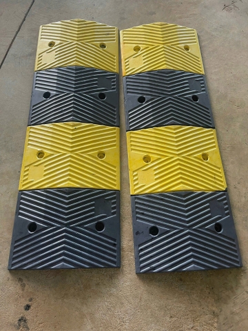 Gờ Giảm Tốc Cao Su KT: 1000X350X40mm