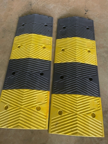 Gờ Giảm Tốc Cao Su KT: 1000X350X40mm