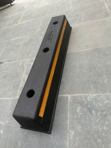 chặn lùi cao su 750x150x120mm